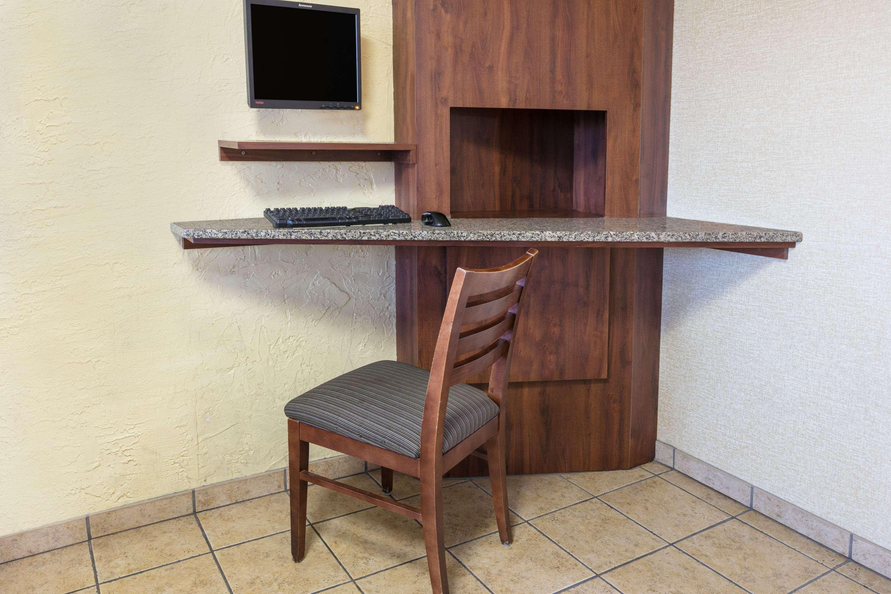 Quality Inn - Дентон Экстерьер фото