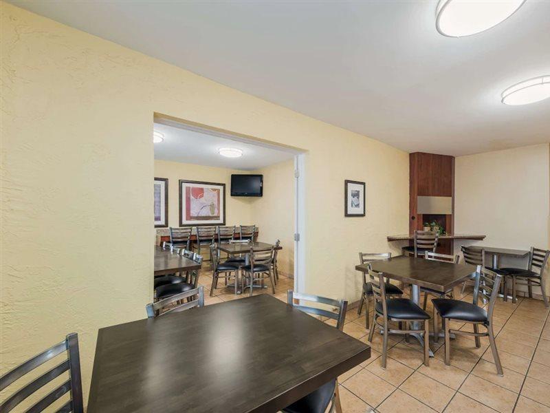 Quality Inn - Дентон Экстерьер фото