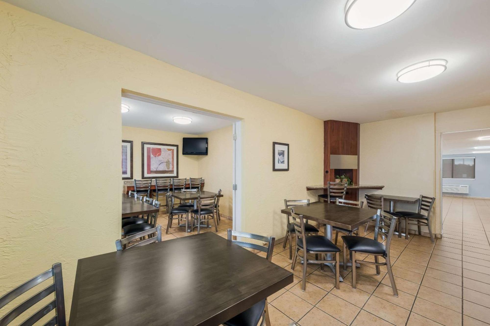 Quality Inn - Дентон Экстерьер фото